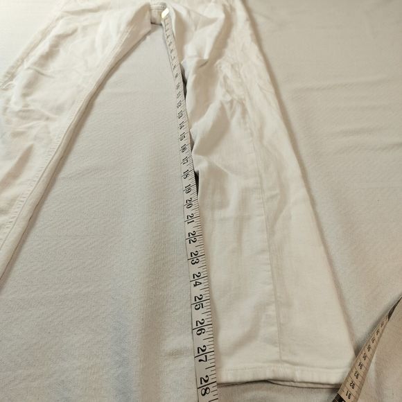 Women's Rag & Bone - Dre in Aged Bright White. Size 24. Japanese Selvedge Denim - Picture 10 of 10